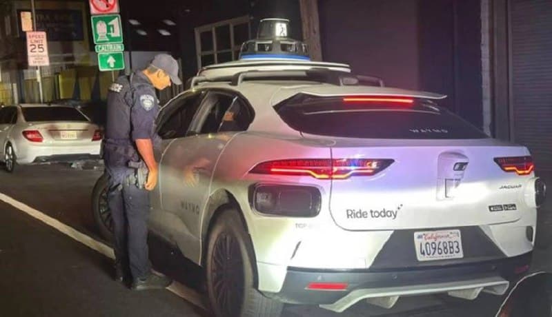 Police tried to fine a driverless taxi — and failed