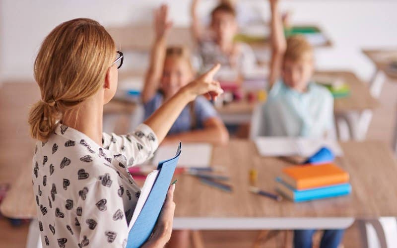 In Yaroslavl, court orders parents of seventh-grader to pay 20,000 rubles for AI-generated video of teacher